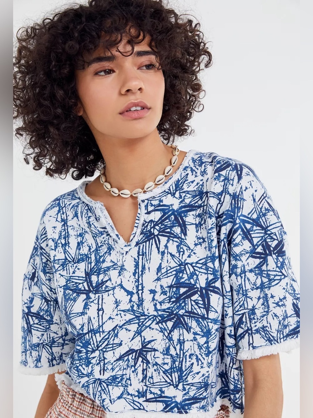 Urban Outfitters UO Printed Fringe Cropped Sweatshirt Medium